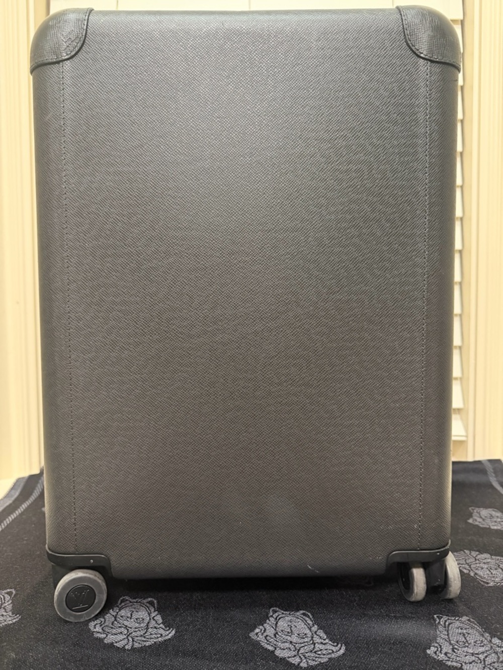 Louis Vuitton Gray Hard-Side Rolling Carry-On